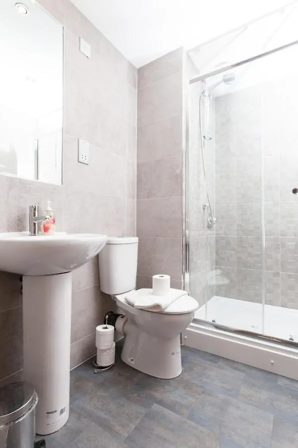 Beautiful 2 Bedroom Flat In Converted Distillery Edinburgh Apartment