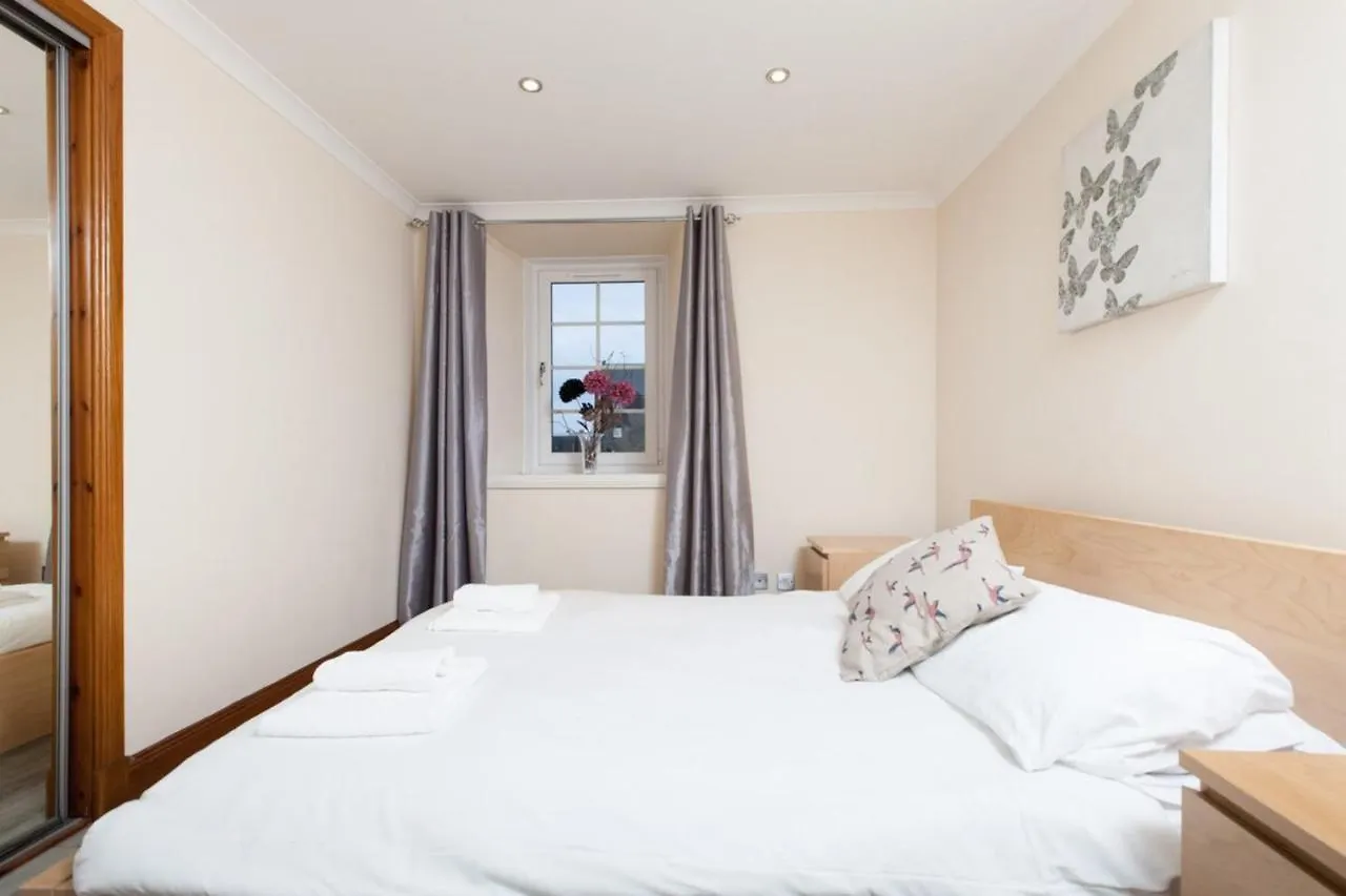 Beautiful 2 Bedroom Flat In Converted Distillery Edinburgh Apartment