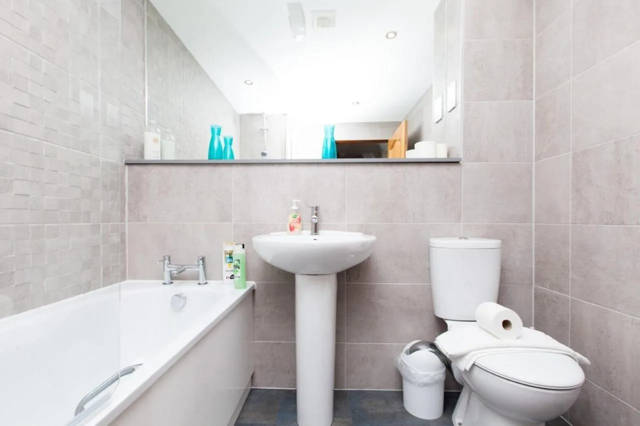 Beautiful 2 Bedroom Flat In Converted Distillery Edinburgh United Kingdom