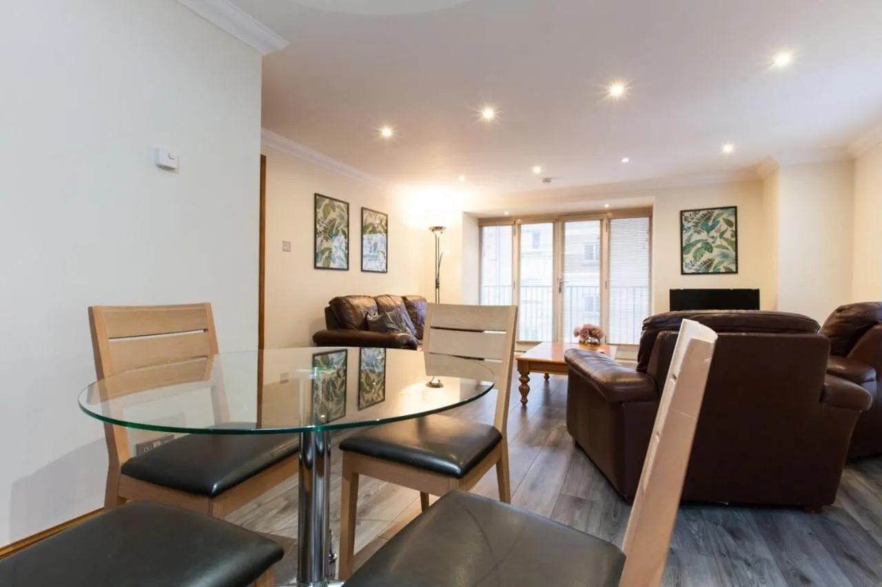 Apartment Beautiful 2 Bedroom Flat In Converted Distillery Edinburgh