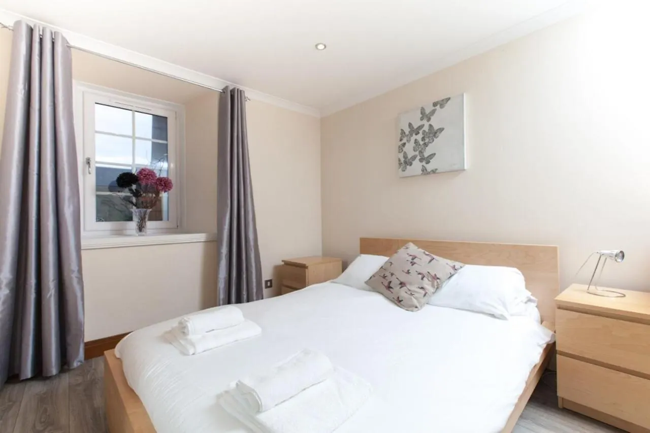 Apartment Beautiful 2 Bedroom Flat In Converted Distillery Edinburgh